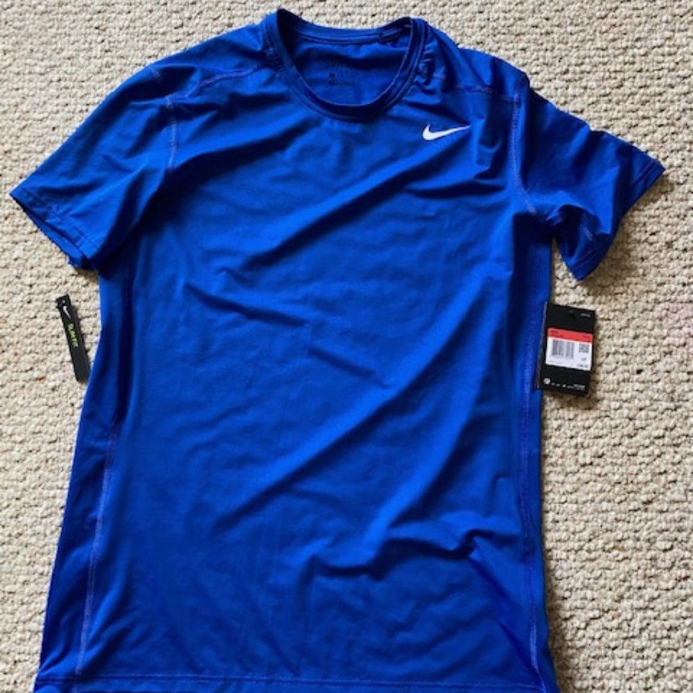 nwt nike workout shirt